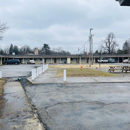 Woodridge Motel Terre Haute ภายนอก รูปภาพ